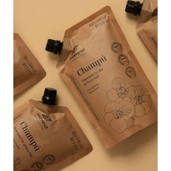 Champú pelo seco o encrespado